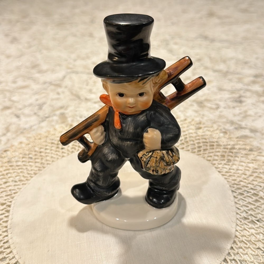GOEBEL~W. GERMANY~VINTAGE 1940’s~CHIMNEY SWEEP~BOY WITH LADDER~PORCELAIN~NICE~BR